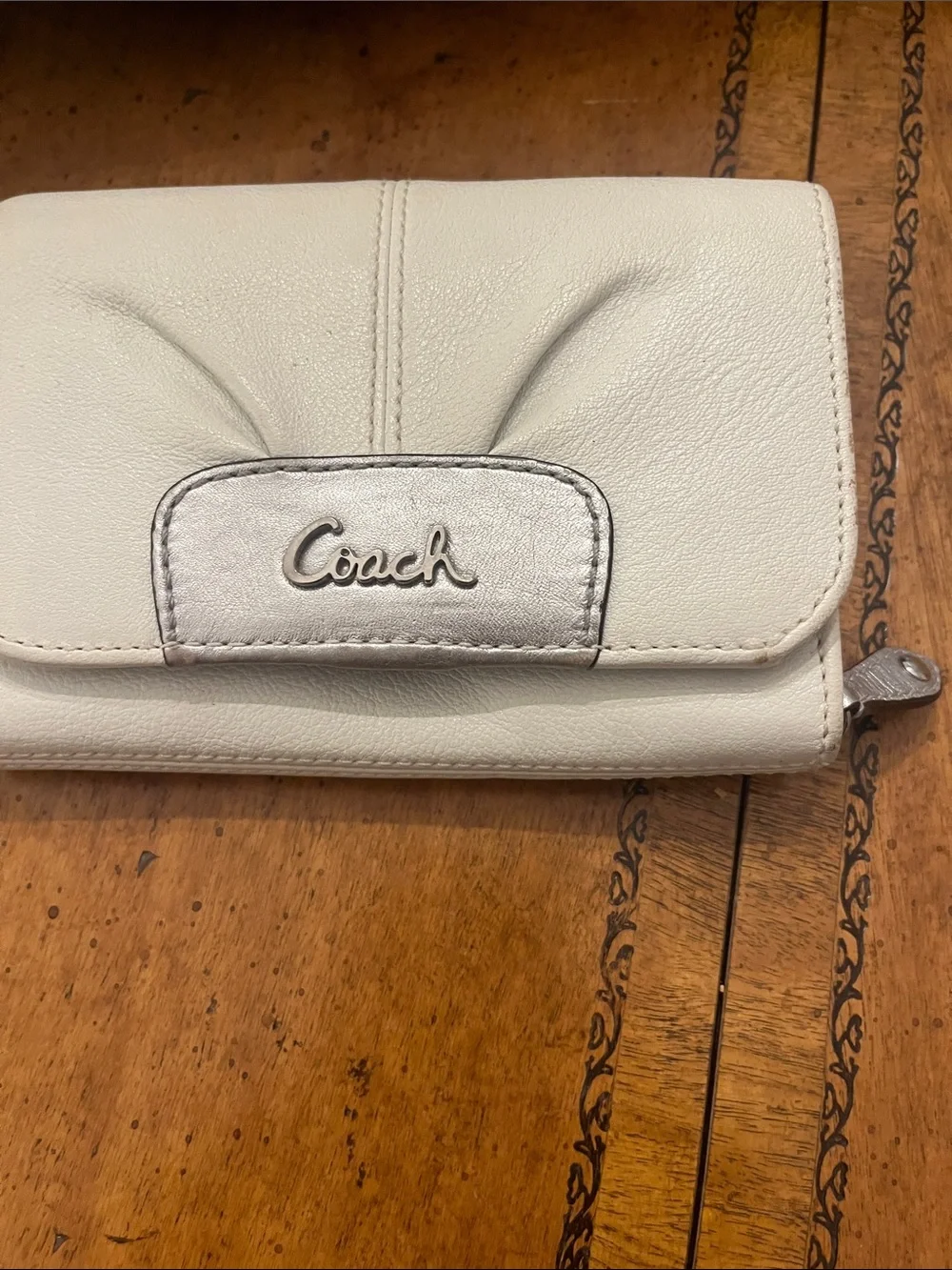 Coach Ashley Leather Women's Wallet in Cream